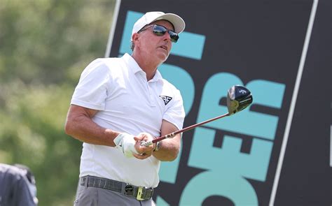 what did phil mickelson shoot today